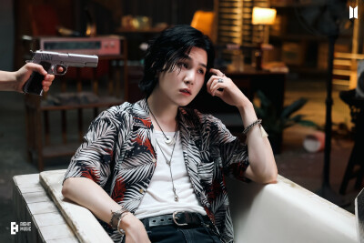 闵玧其
230423 Weverse
Agust D ‘解禁’ MV & Jacket Shoot Photo Sketch