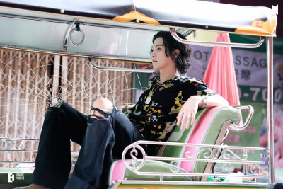 闵玧其
230423 Weverse
Agust D ‘解禁’ MV & Jacket Shoot Photo Sketch