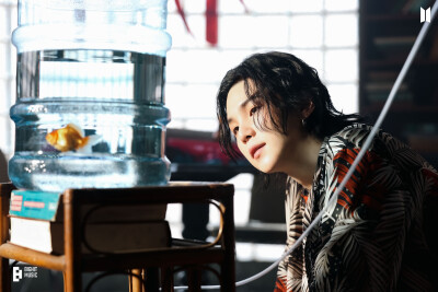 闵玧其
230423 Weverse
Agust D ‘解禁’ MV & Jacket Shoot Photo Sketch