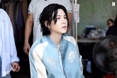 闵玧其
230423 Weverse
Agust D ‘解禁’ MV & Jacket Shoot Photo Sketch