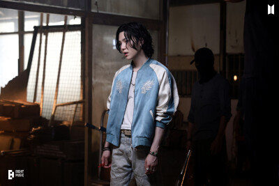 闵玧其
230423 Weverse
Agust D ‘解禁’ MV & Jacket Shoot Photo Sketch