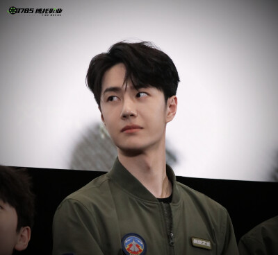 230423 电影《长空之王》首映礼
☁我的长空之王☁
@UNIQ-王一博 cr:logo