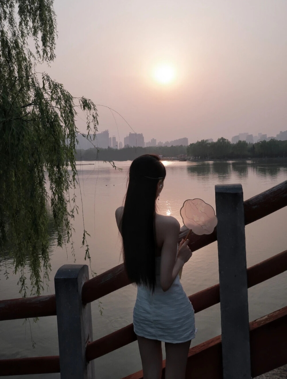 人世间一切皆为空幻.没有一件东西真正属于你.