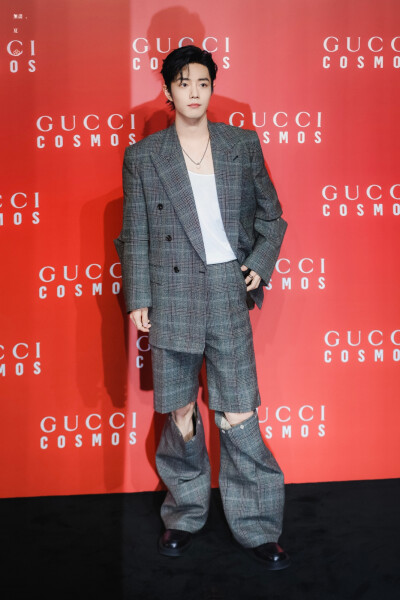 肖战
GUCCI
cr各大站姐