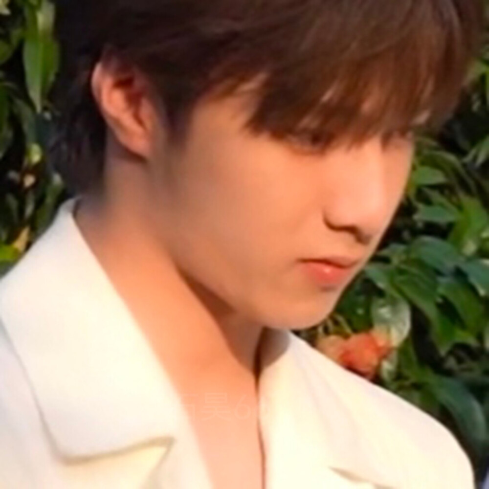 爱上你只是一瞬