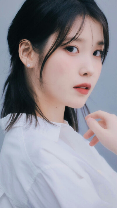 IU | Dream采访
cr:窥见银河星雾