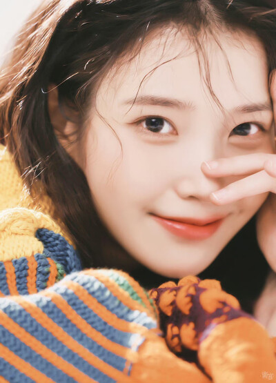 IU | THE BIG ISSUE
cr:__南宫_