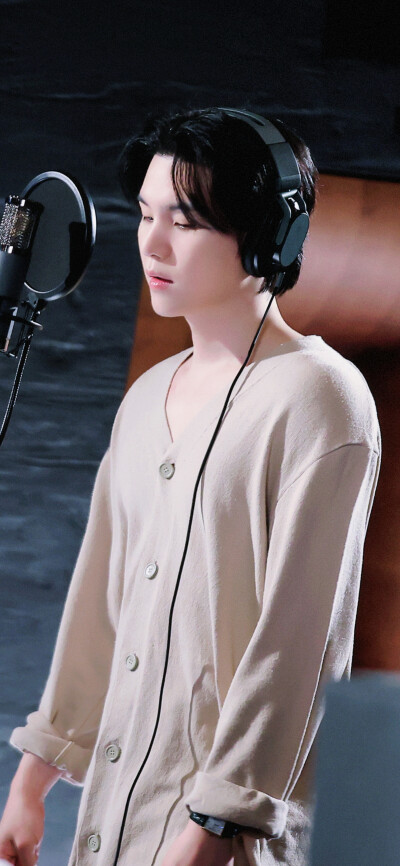 闵玧其
图源网络侵权删