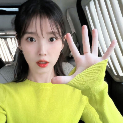 IU | INS
cr:窥见银河星雾