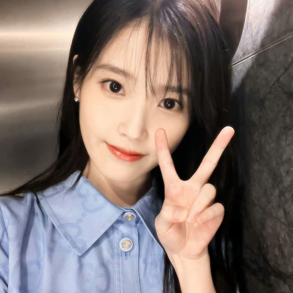 IU | INS
cr:窥见银河星雾