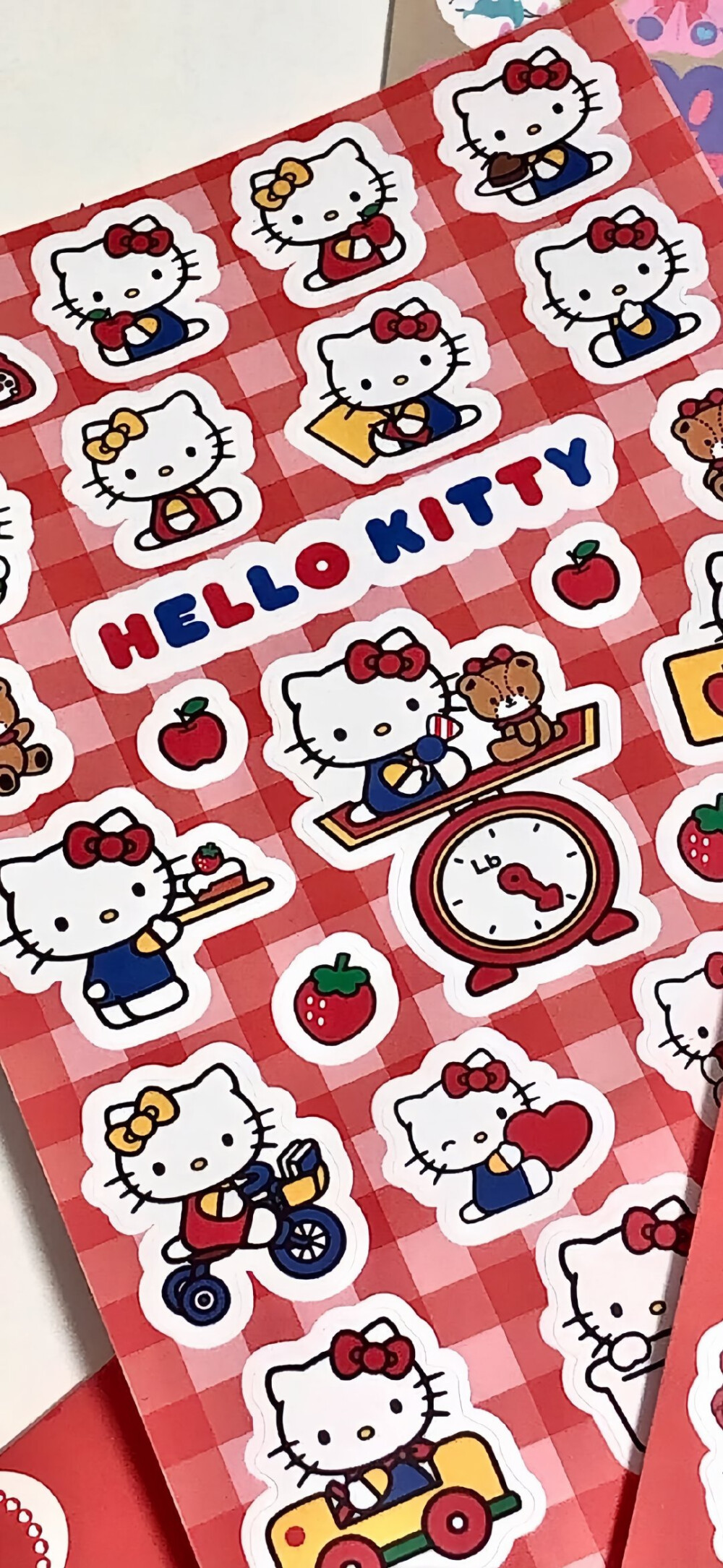 HelloKitty壁纸
图源:甜滋滋的草莓酱