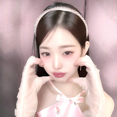 难过时捂住自己的耳朵(っ◞‸◟c)