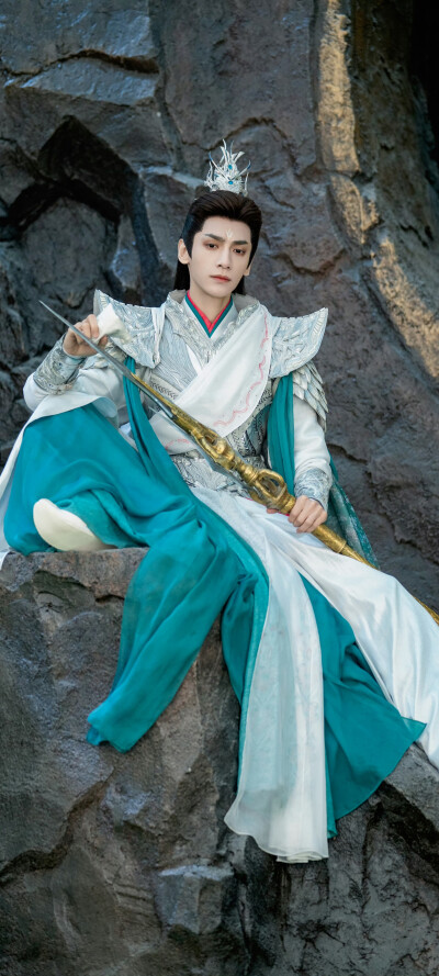 长夜烬明～罗云熙