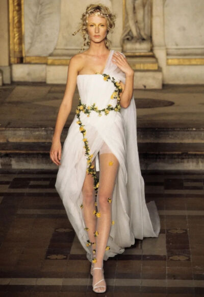 Givenchy Spring Couture，1997年