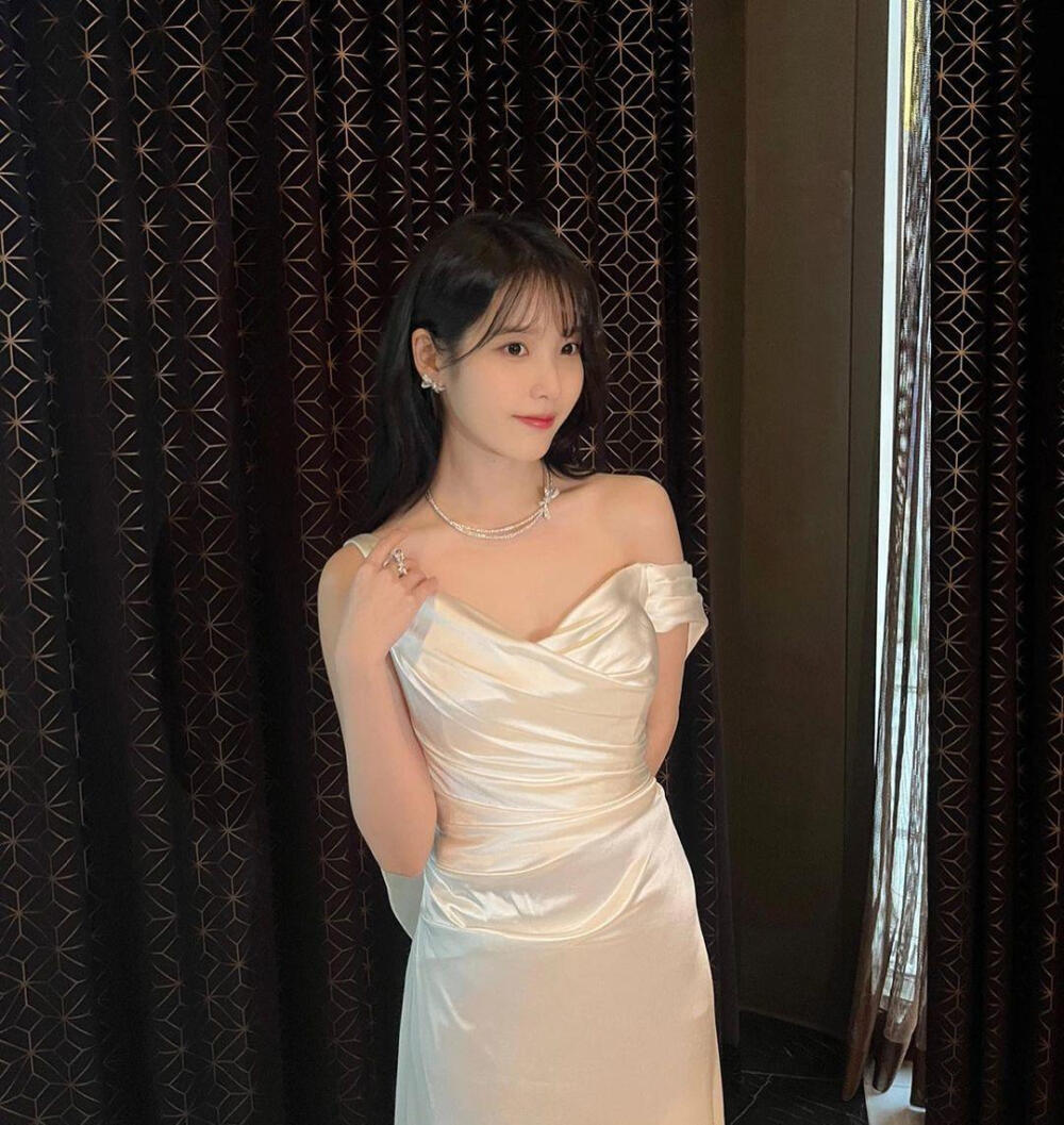 李知恩 IU