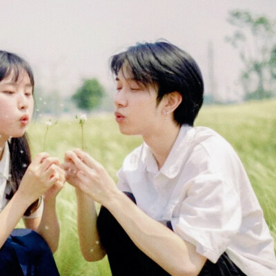 ʏᴏᴜ ᴀʀᴇ ᴍʏ ᴜɴғᴏʀɢᴇᴛᴛᴀʙʟᴇ ғᴀᴠᴏʀɪᴛᴇ.
你是我过目难忘的喜欢.