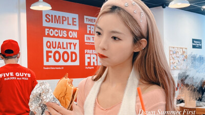 许杨玉琢素材｜谁说公主和王子是绝配
使用注明Dawn顾奶芙
二转二改注明Dawn顾奶芙