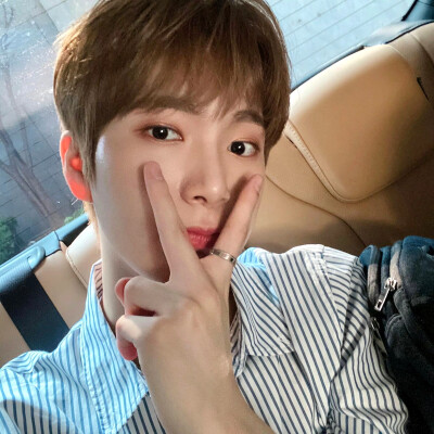 Kevin
朴真佑 박진우 Park Jinwoo