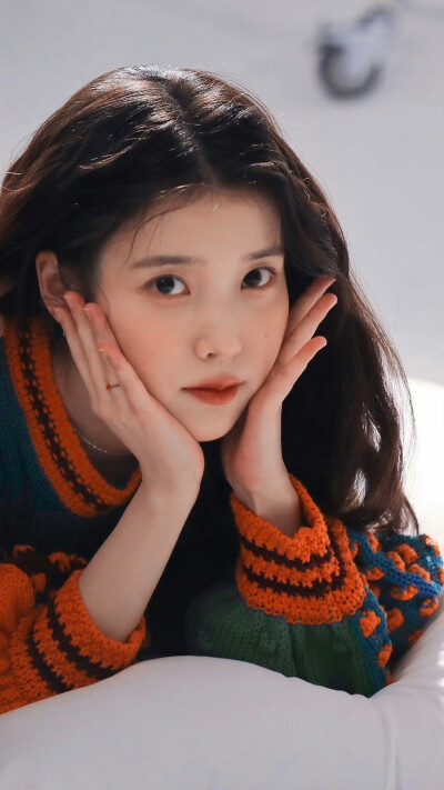 IU | THE BIG ISSUE幕后花絮
cr:窥见银河星雾