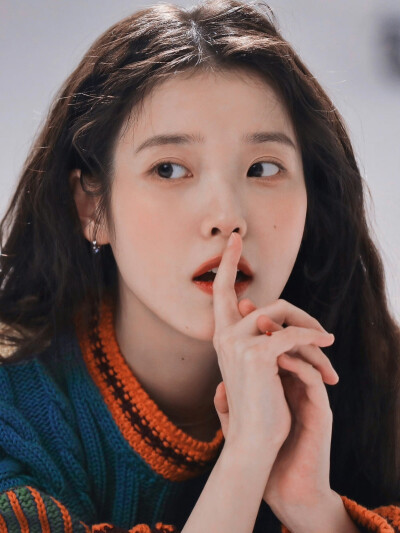 IU | THE BIG ISSUE幕后花絮
cr:窥见银河星雾