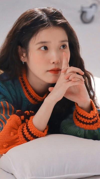 IU | THE BIG ISSUE幕后花絮
cr:窥见银河星雾