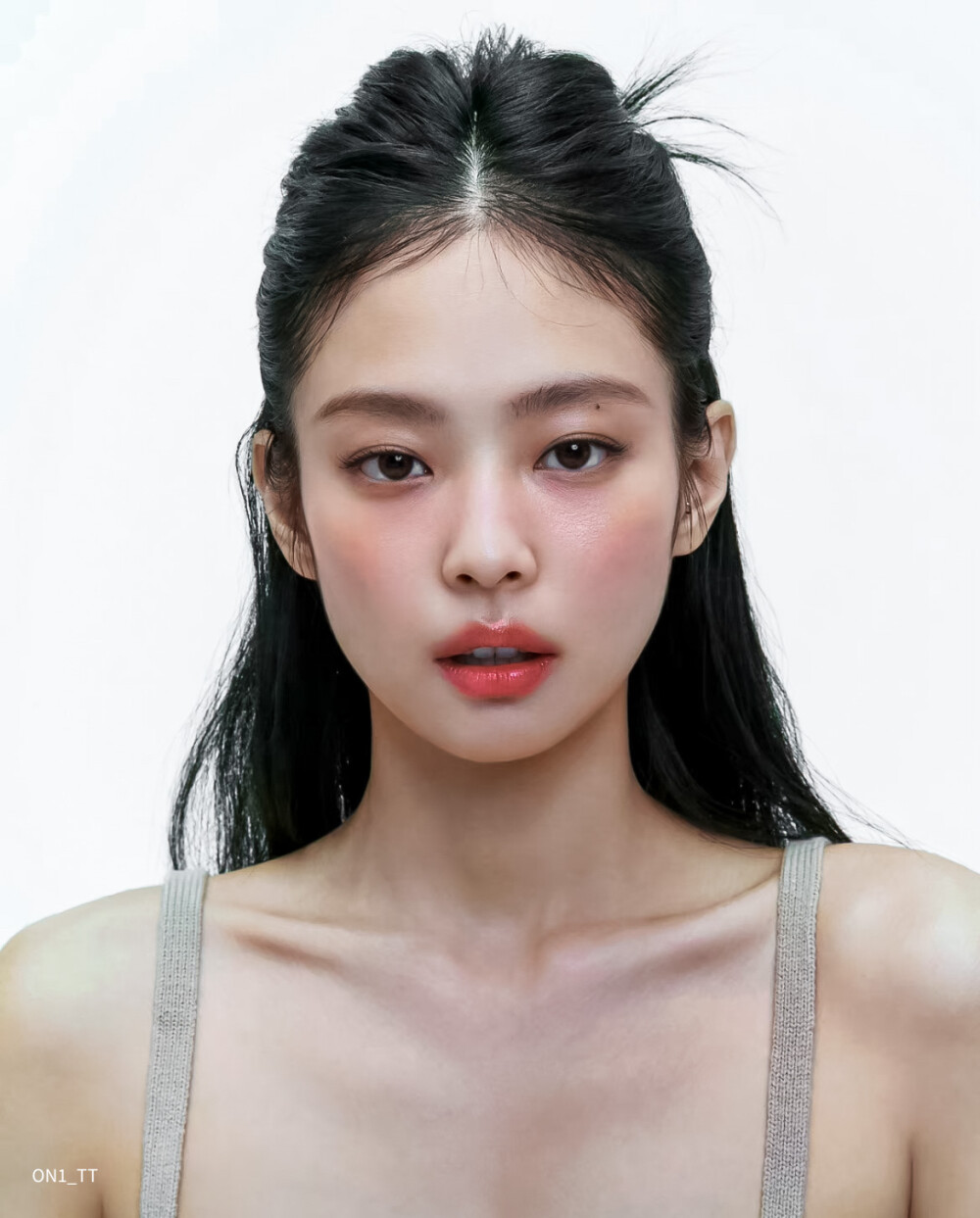 jennie壁纸三格图片