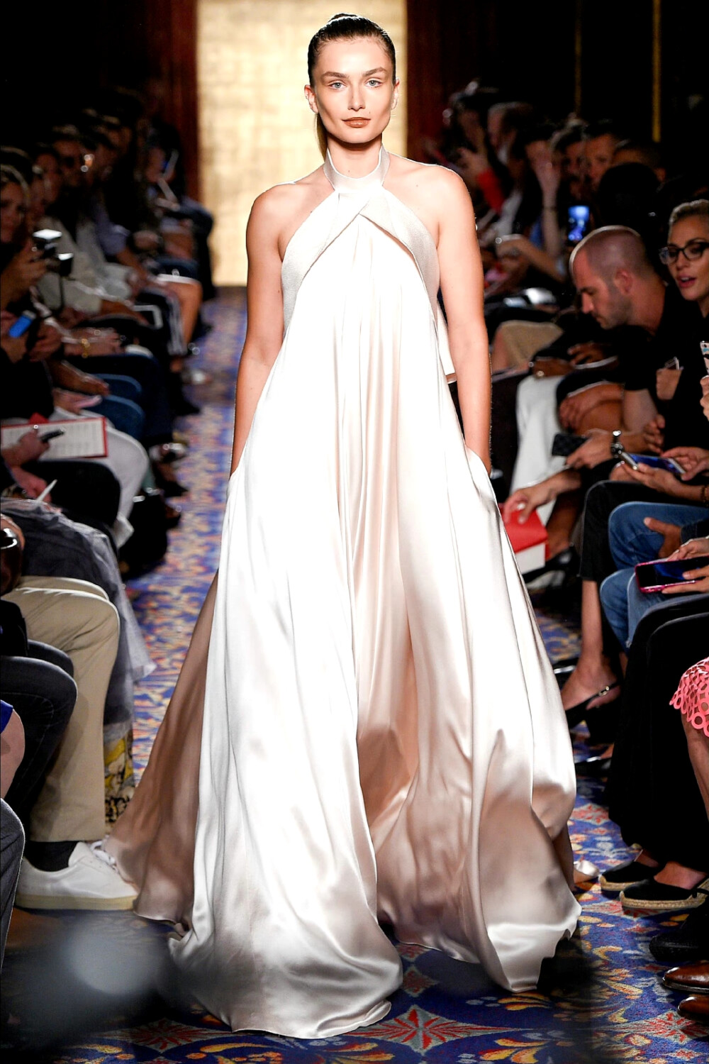 礼服、秀场、时装周、时尚、模特