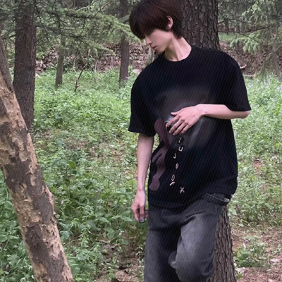 帅气男孩