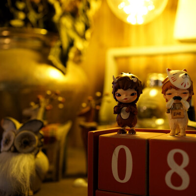 在武汉户部巷的这家很会酿酒的咖啡店里喝到粗不来ahhhhh
青梅酒黄皮酒还有乱入的拿铁
是谁偷走了时光
老友配美酒才是旅行的必备要素呐