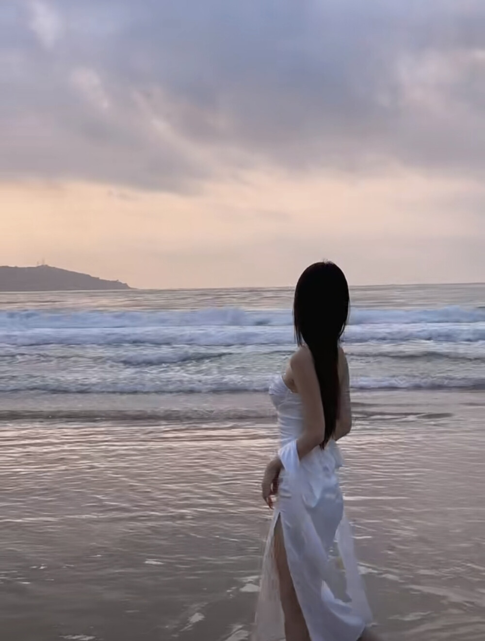 我的先生:错过了你.确实很难过.也挺遗憾.不如我们就到此为止吧.我真的有点累了.都差点意思.不想争了.坚持也没意义.那场最想赢的比赛.我已经输了.若重要处处都是办法.若不重要.比比皆是理由.其实吧事在人为 不是无缘.是不愿.怎么说呢.我们缓缓吧.这次我选择沉默.选择后退.我总不能阻止你奔向更好的人吧.不想在较劲了.不能在一起.就各自安好……