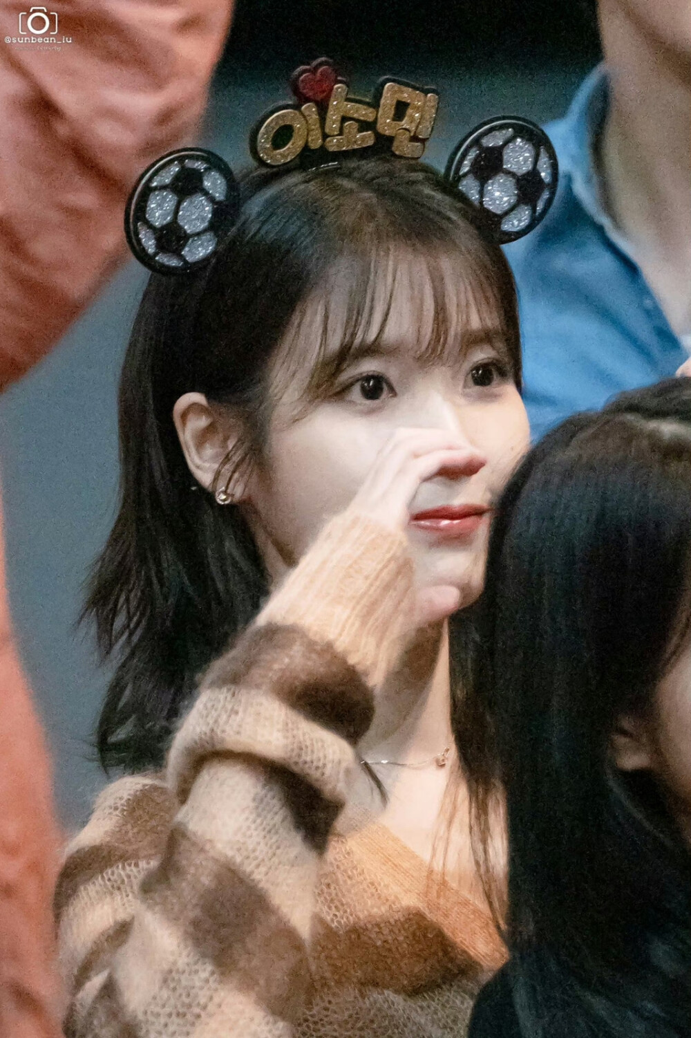 U