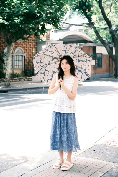 和愚园路同框的28分钟
摄影@晓飞锅锅_
#上海约拍##杭州约拍# ​