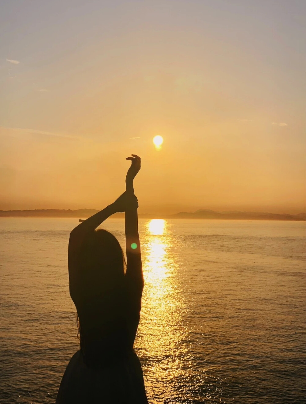 我的先生:错过了你.确实很难过.也挺遗憾.不如我们就到此为止吧.我真的有点累了.都差点意思.不想争了.坚持也没意义.那场最想赢的比赛.我已经输了.若重要处处都是办法.若不重要.比比皆是理由.其实吧事在人为 不是无缘.是不愿.怎么说呢.我们缓缓吧.这次我选择沉默.选择后退.我总不能阻止你奔向更好的人吧.不想在较劲了.不能在一起.就各自安好……