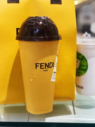 喜茶 FENDI