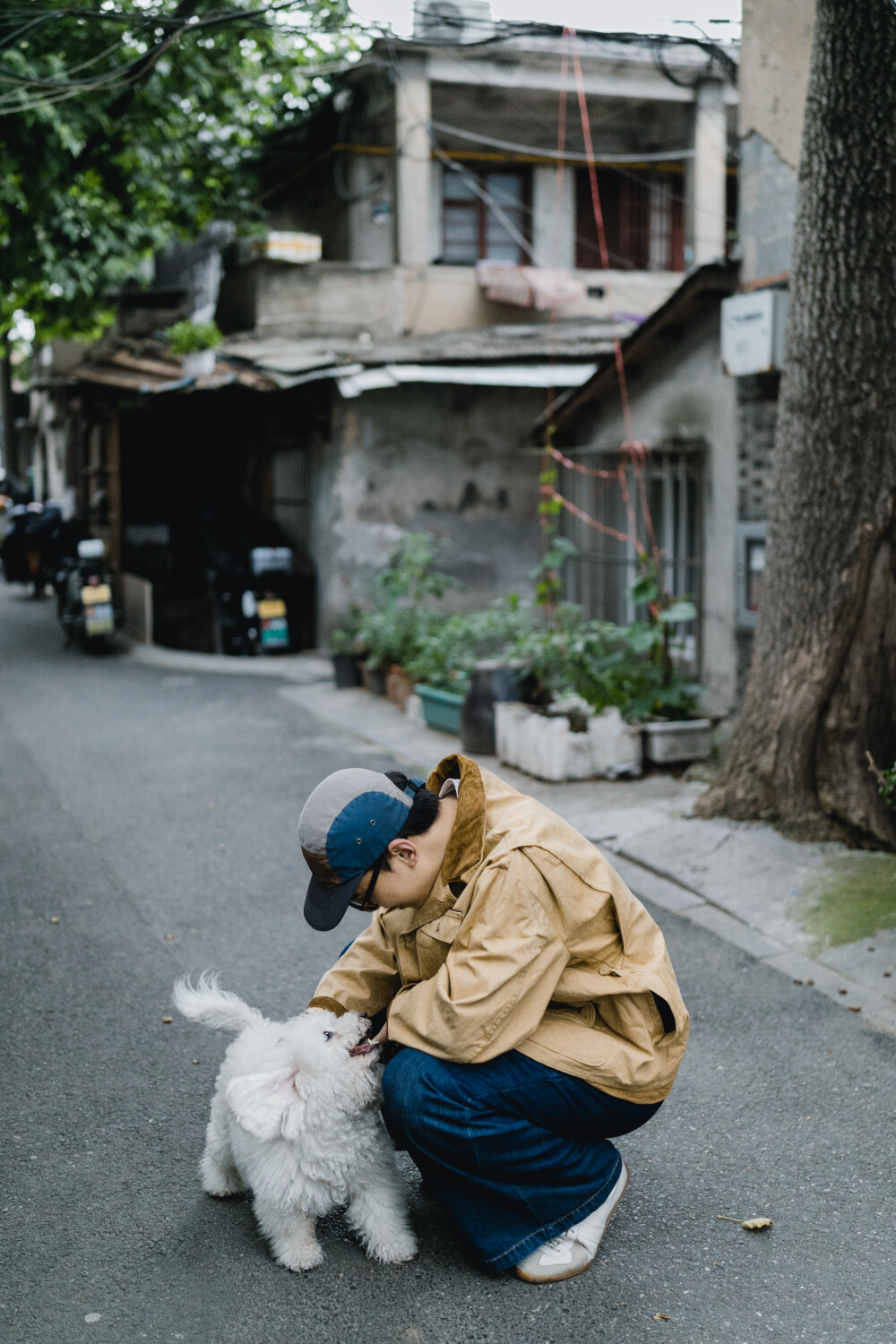 无所谓
摄影：洪小漩
出镜：小老弟
他们说，就让他们说。
你只管做自己喜欢的就好。
有钱难买我乐意。