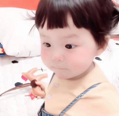 ꒰ঌ( ˶'-'˶) ໒꒱呆呆k