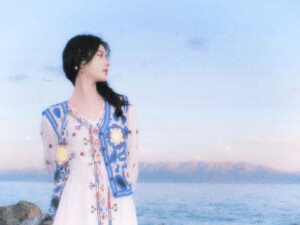 吹晚风 散步 赏花 等待夏天