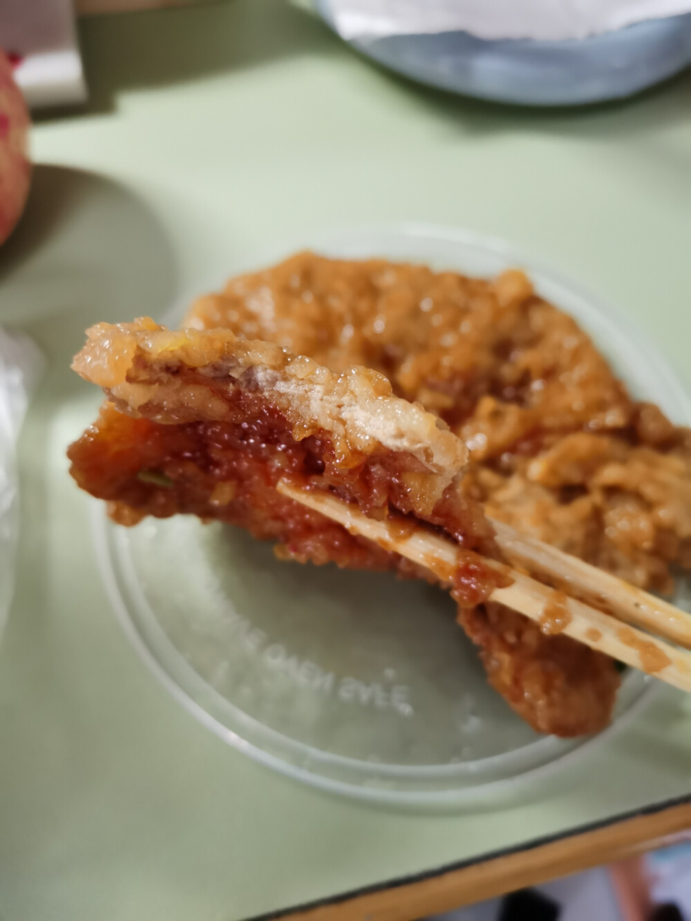 超级香的炒饼丝+青菜猪肝汤
食堂分量超足的水煮鸡片鱼片还加了年糕
食堂大排+水饺