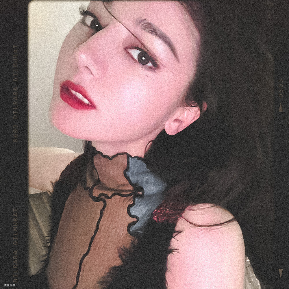 迪丽热巴
[头像图源微博]