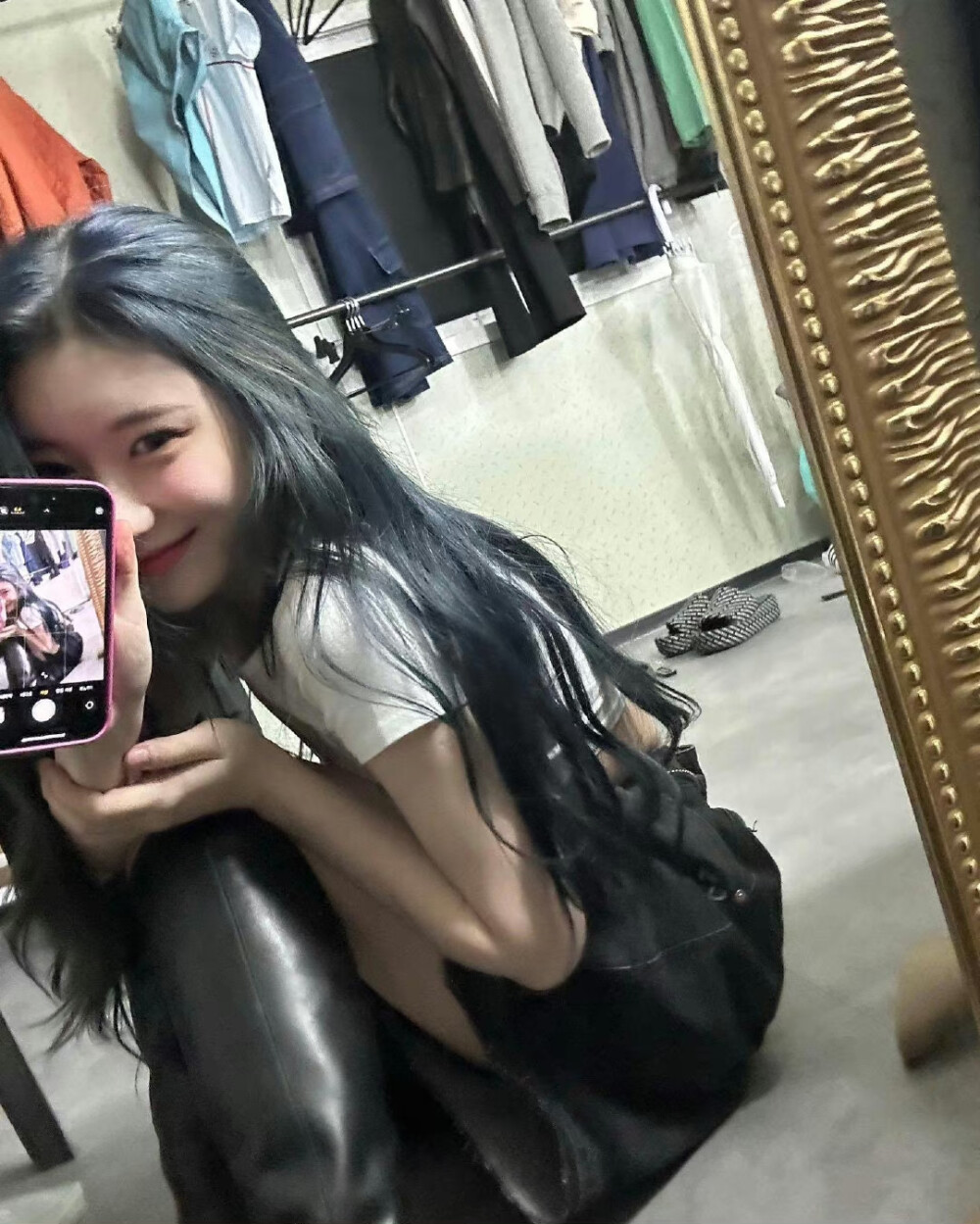 李彩领 chaeryong
©Logo侵删.