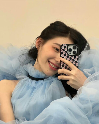 李彩领 chaeryong
©Logo侵删.