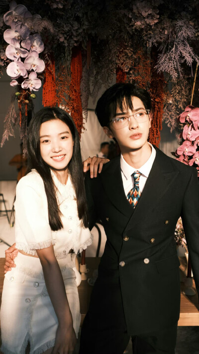 全世界都在等你们分手
纪述＊朱正延
宋言柒＊卢昱晓