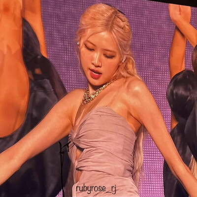  Rosé_朴彩英