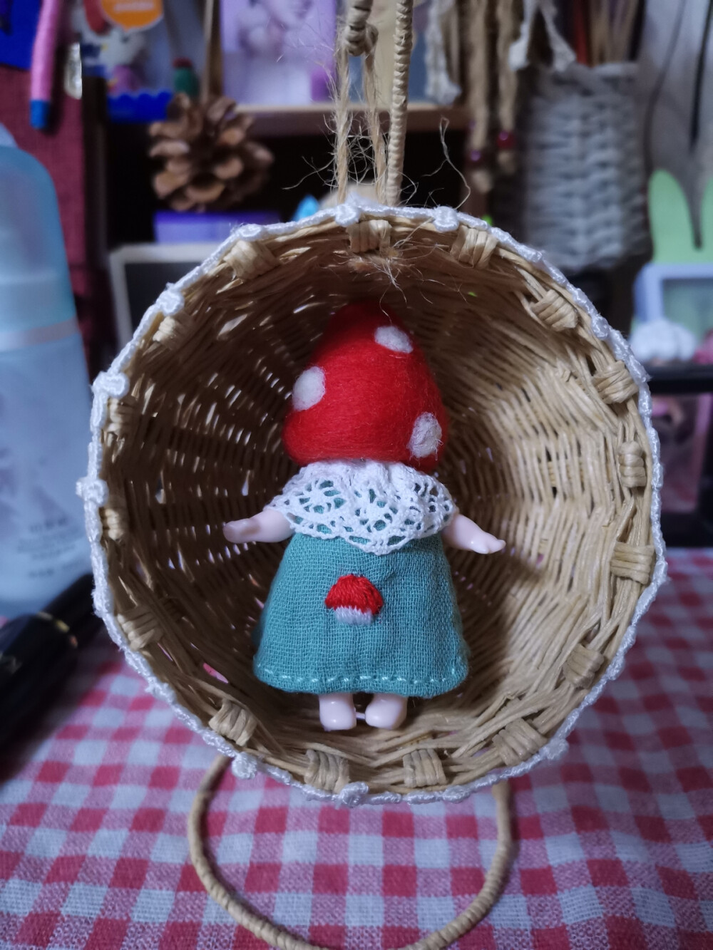 羊毛毡蘑菇头娃娃