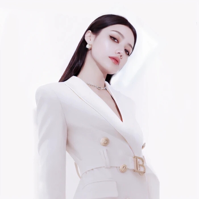 白底部位女头 礼貌拿图