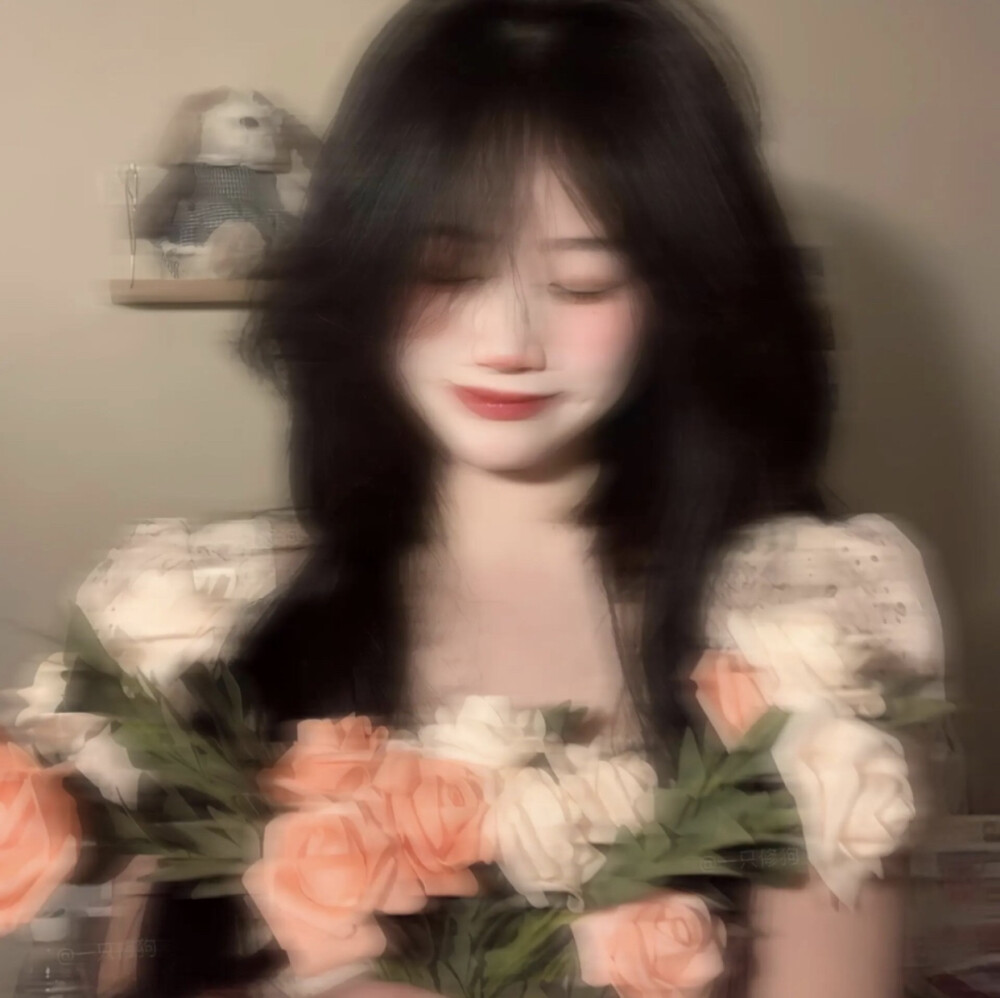 模糊氛围感女头