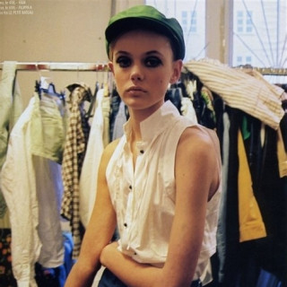 
弗丽达·古斯塔夫松（Frida Gustavsson），1993年6月6日生于瑞典首都斯德哥尔摩。
瑞典知名女模特