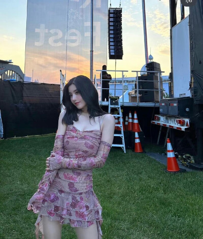 权恩妃 eunbi
©Logo侵删.