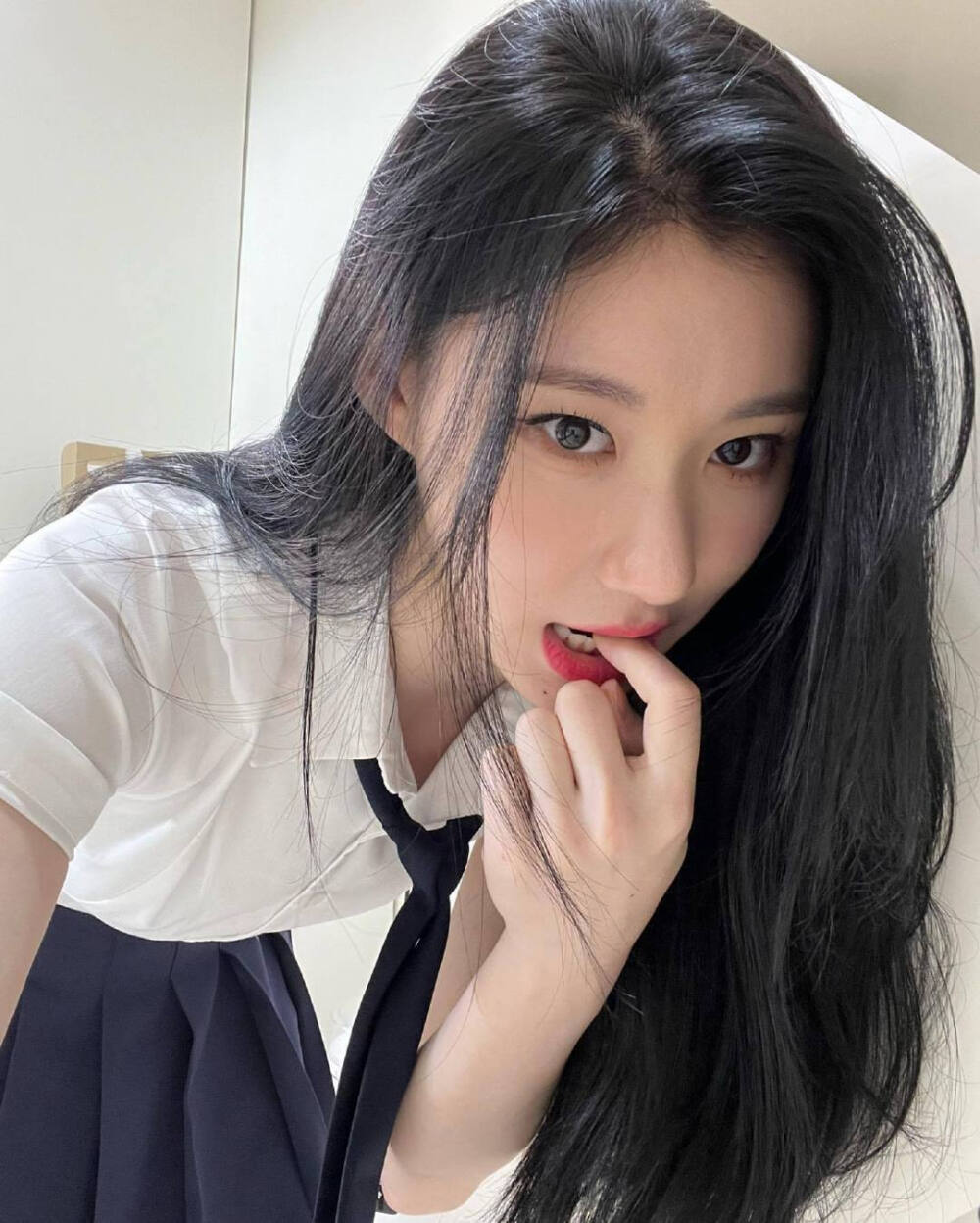 李彩领 chaeryong
©Logo侵删.