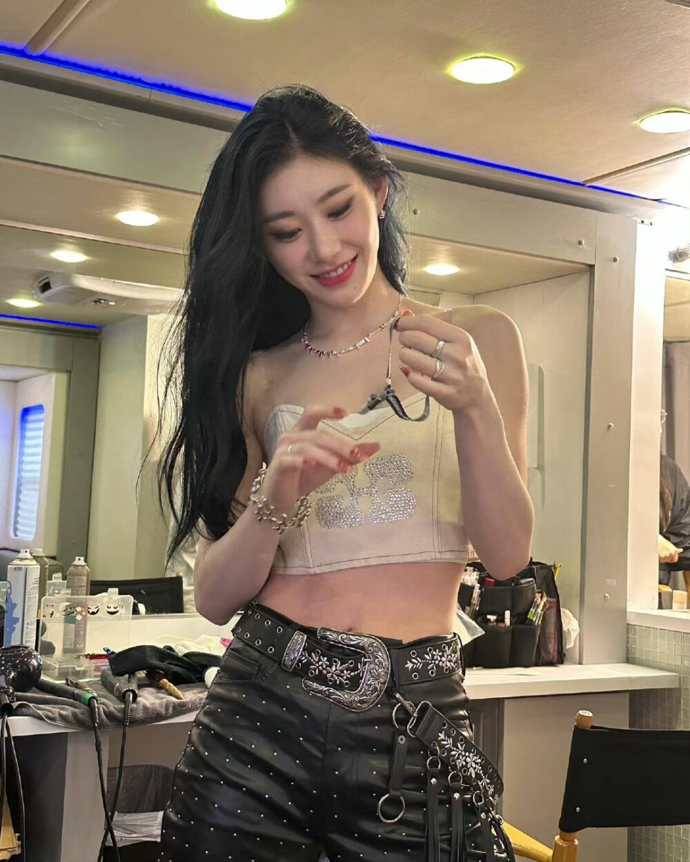 李彩领 chaeryong
©Logo侵删.